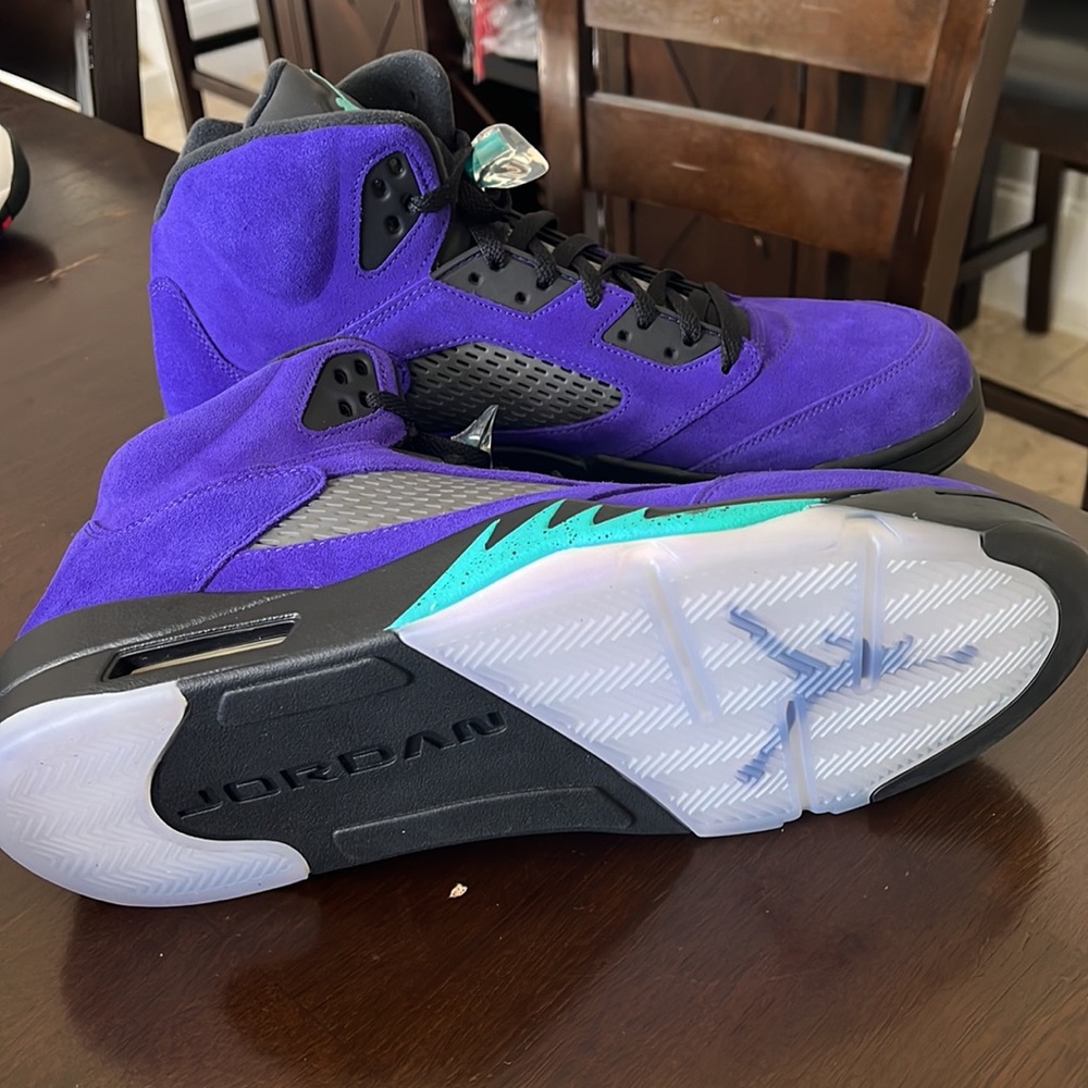 Jordan 5 Retro Alternate Grape - image 2